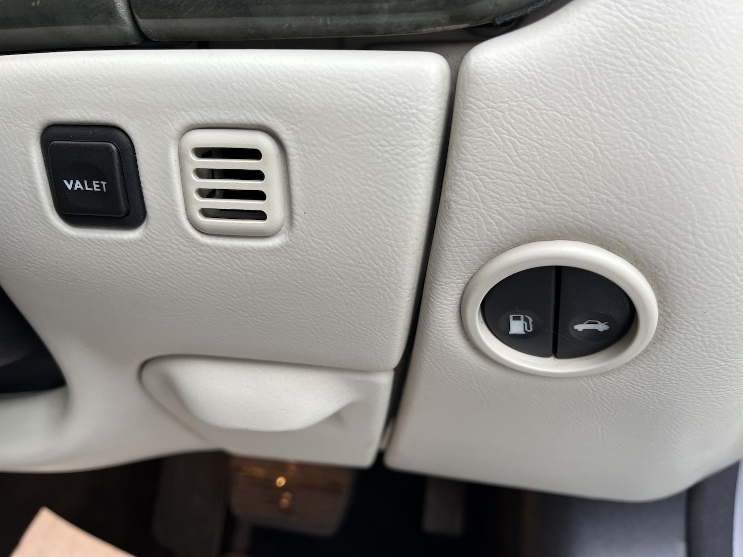 Used Jaguar XK8 2002 for sale - 77423381: Photo 30