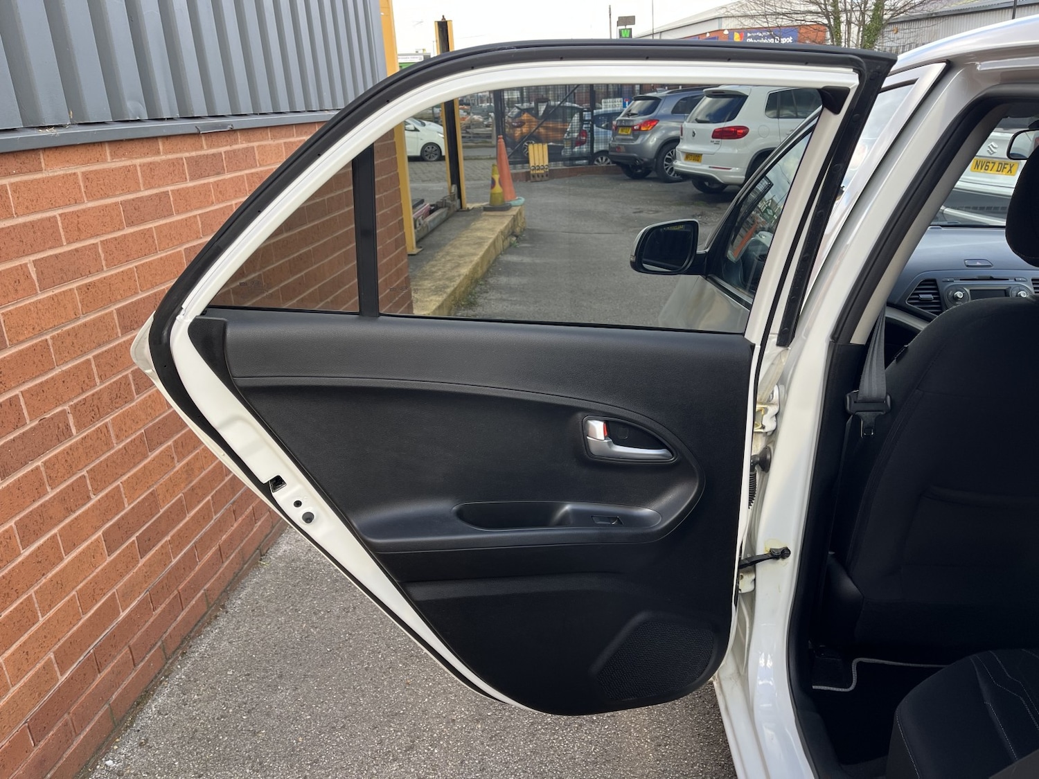 Used Kia Picanto 2015 for sale - 78018453: Photo 15