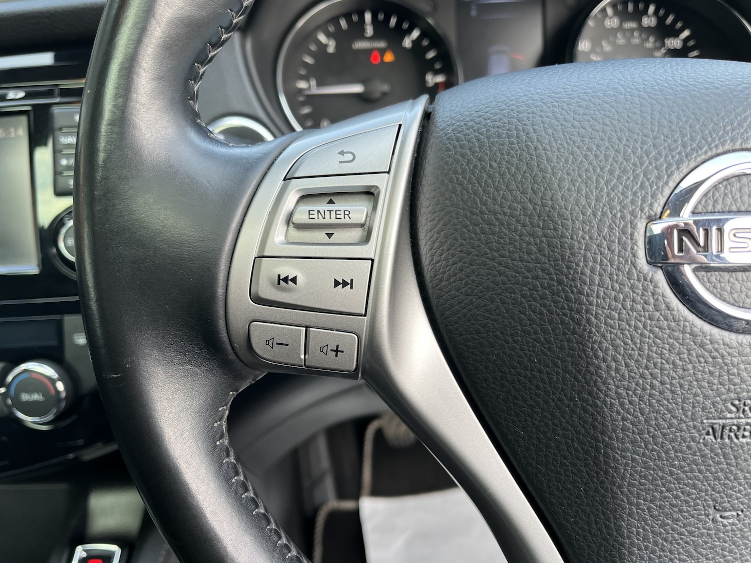 Used Nissan Qashqai 2015 for sale - 78182799: Photo 35