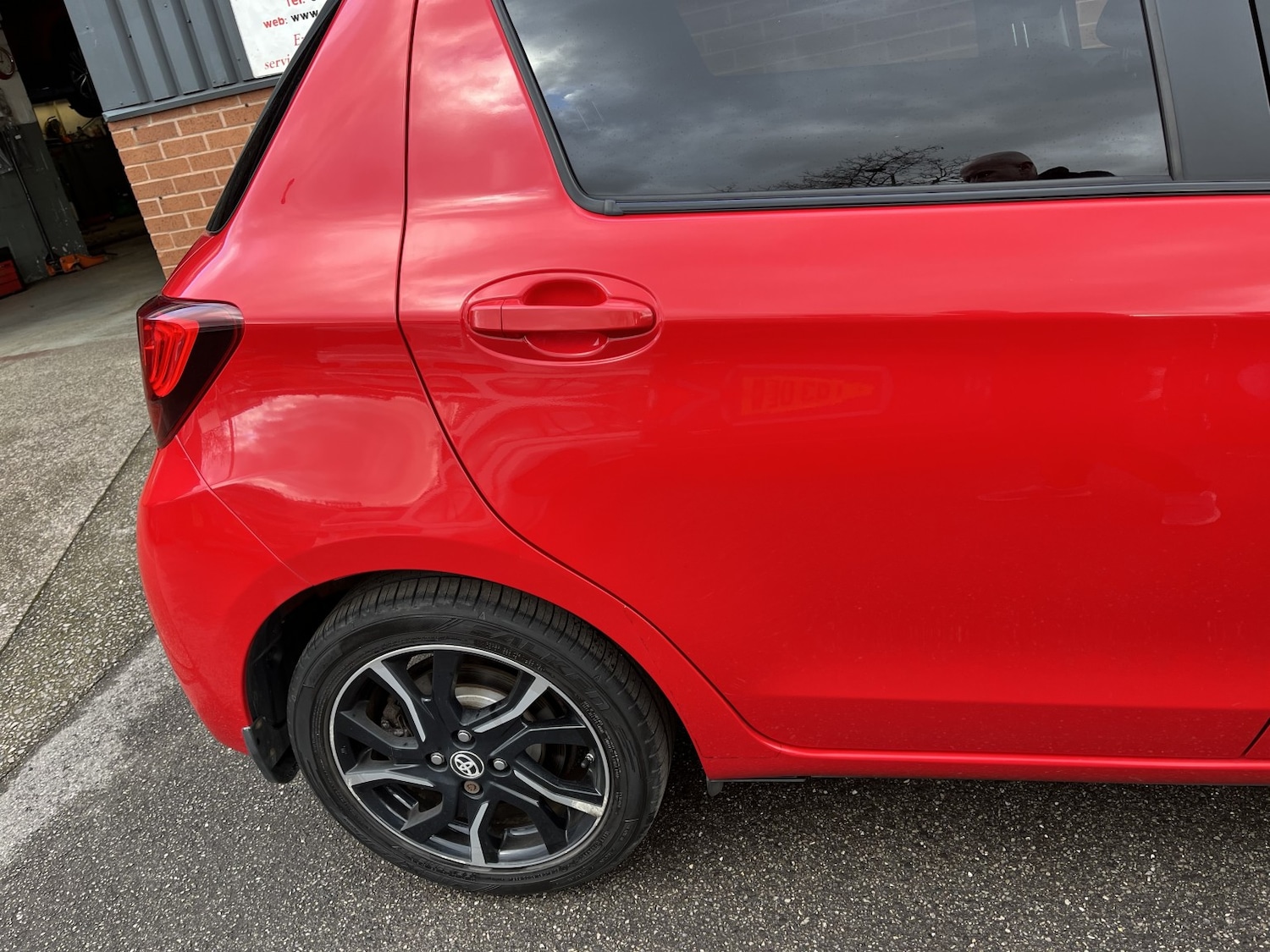 Used Toyota Yaris 2015 for sale - 77864878: Photo 10