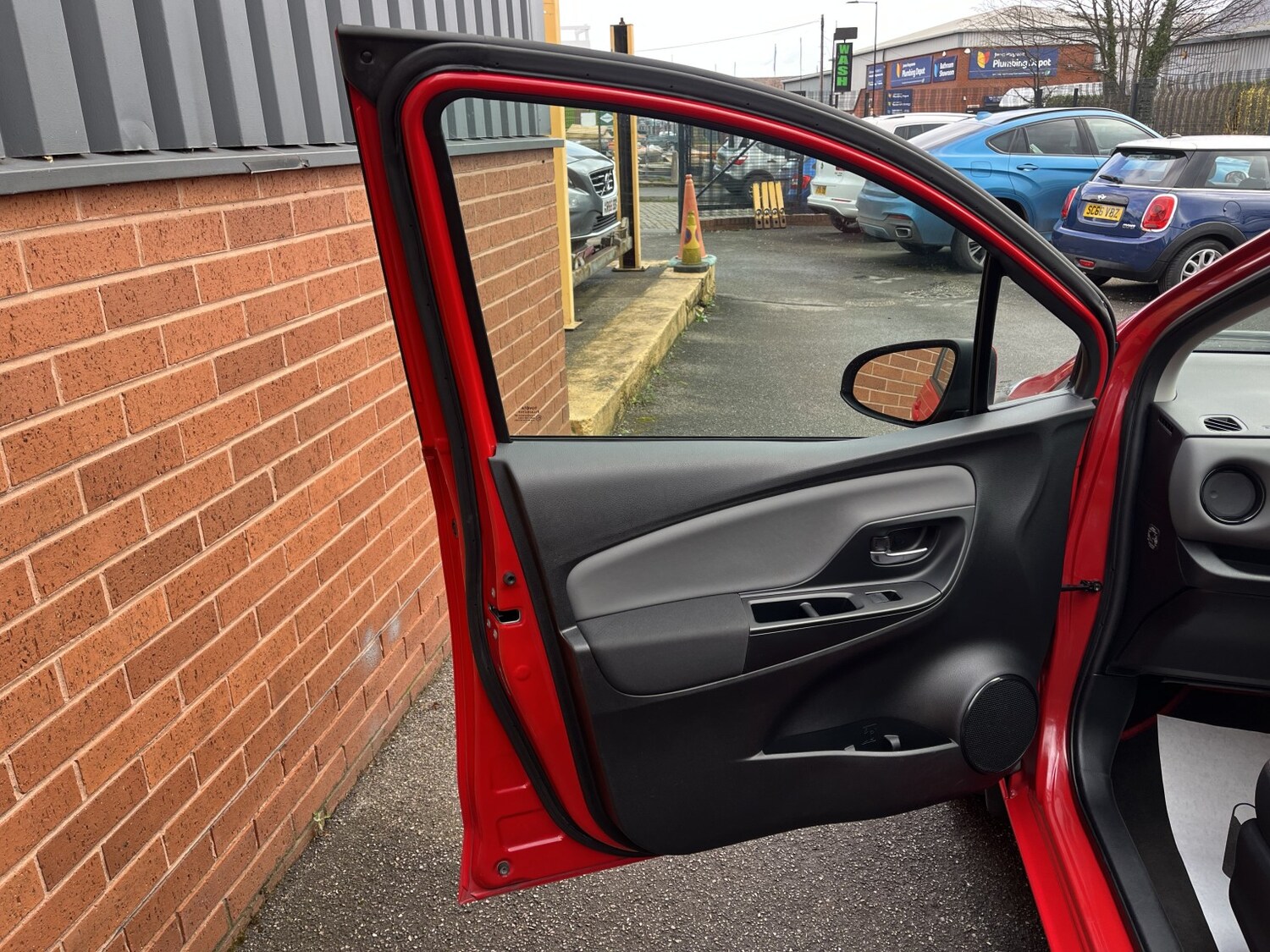 Used Toyota Yaris 2015 for sale - 77864878: Photo 14