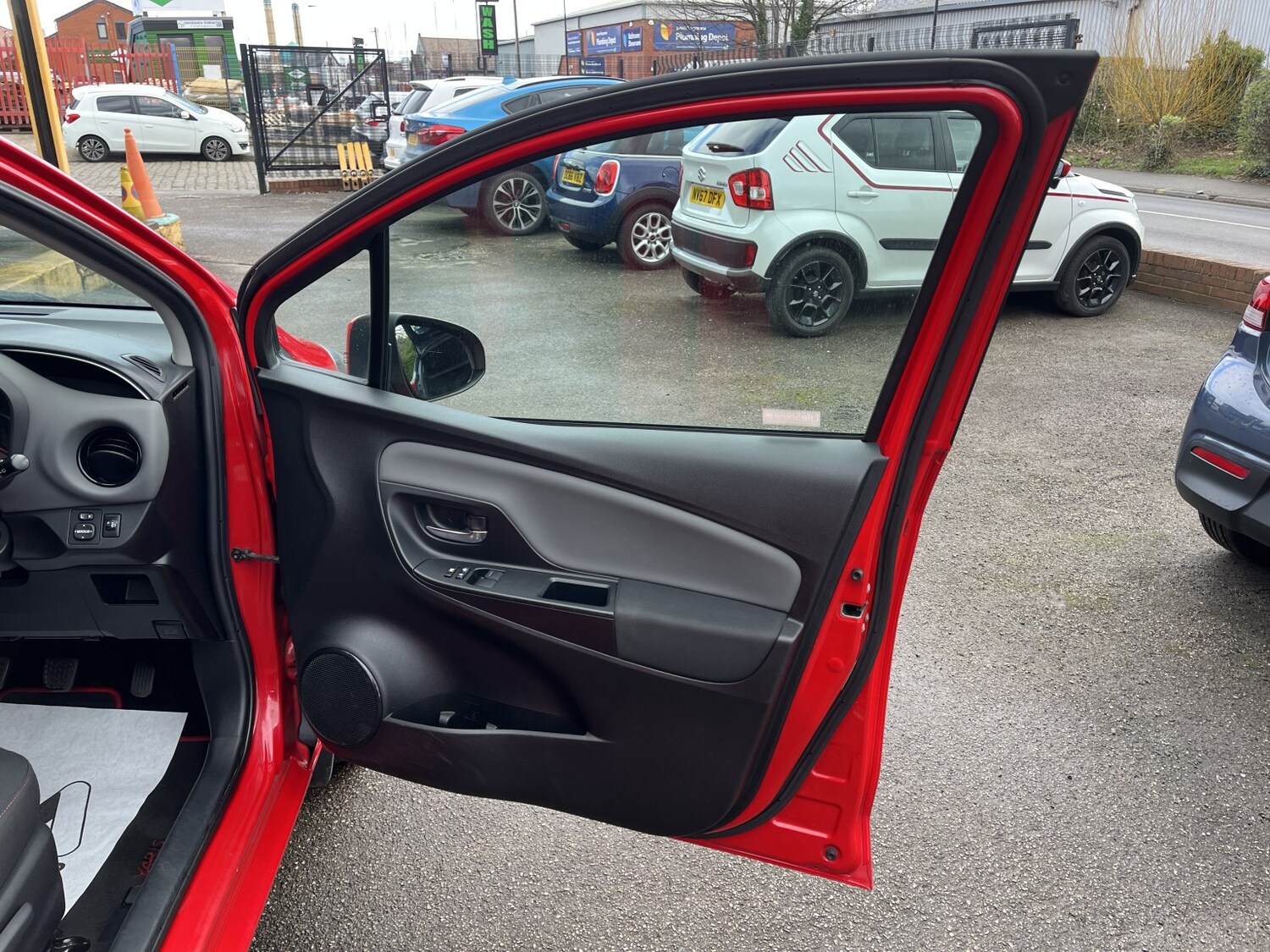 Used Toyota Yaris 2015 for sale - 77864878: Photo 16