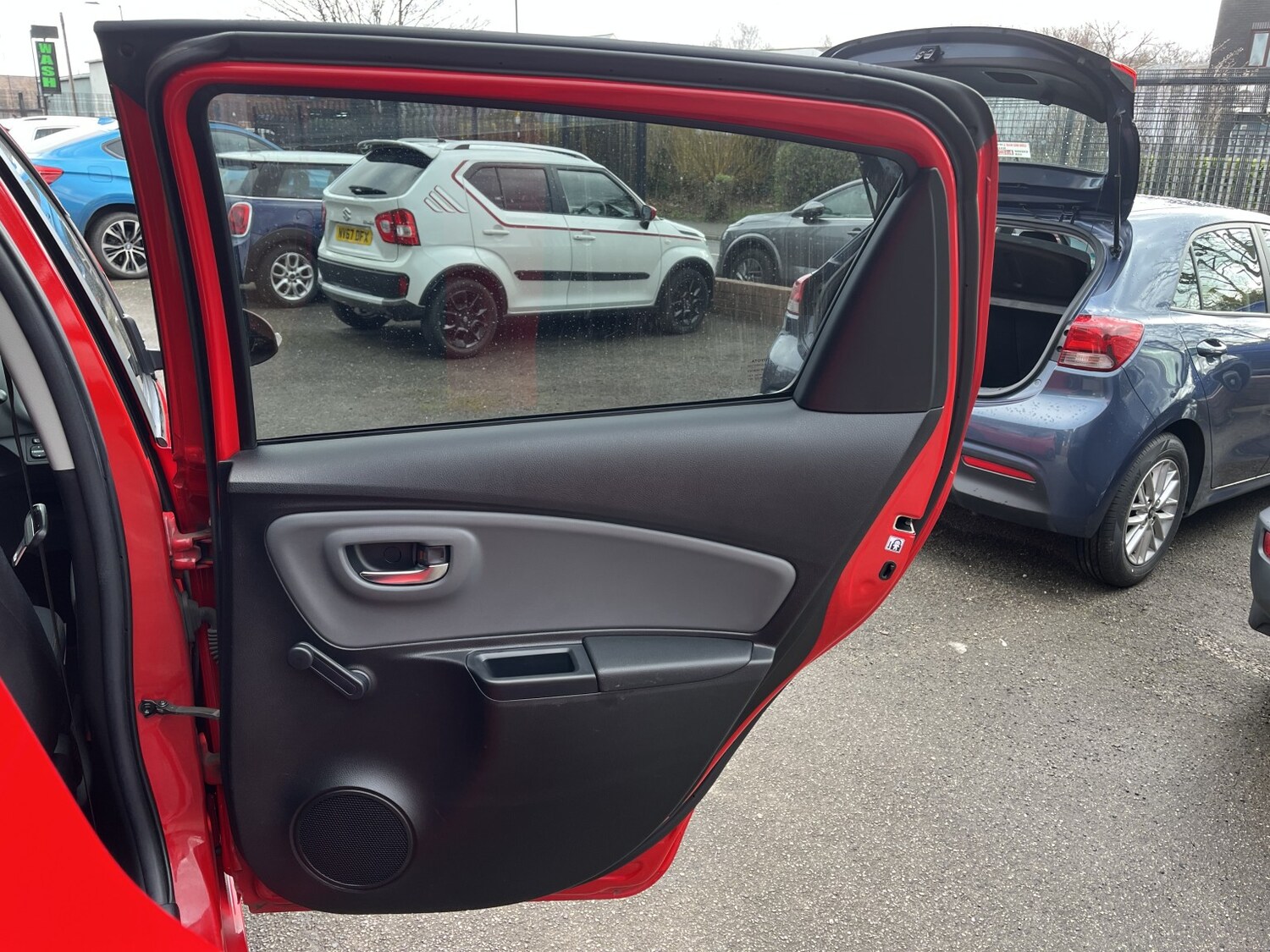 Used Toyota Yaris 2015 for sale - 77864878: Photo 17