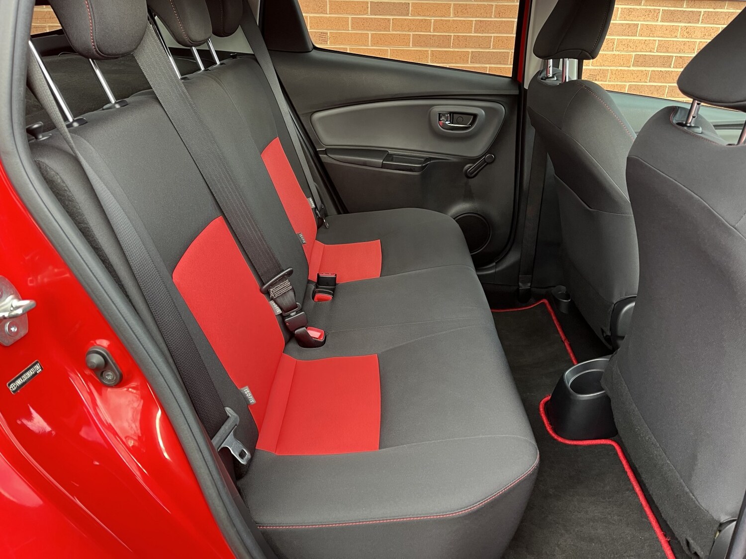 Used Toyota Yaris 2015 for sale - 77864878: Photo 19