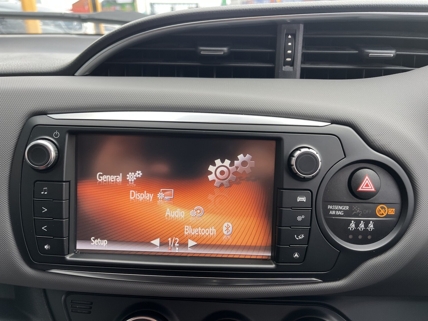 Used Toyota Yaris 2015 for sale - 77864878: Photo 28