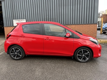 Used Toyota Yaris 2015 for sale - 77864878: Photo