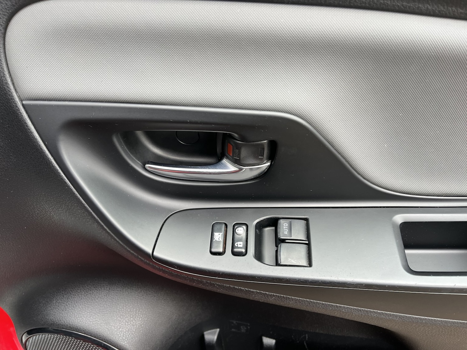 Used Toyota Yaris 2015 for sale - 77864878: Photo 40