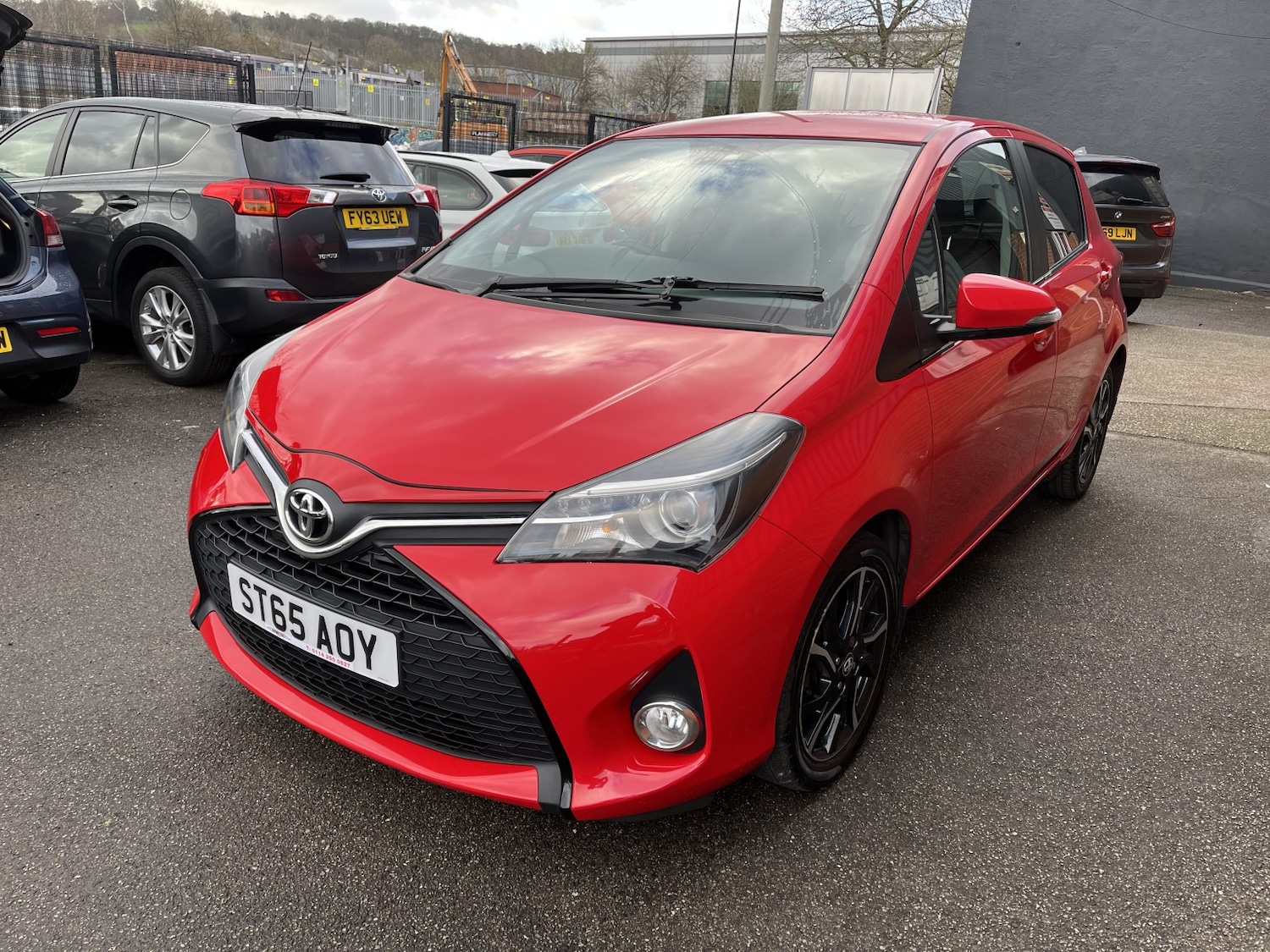 Used Toyota Yaris 2015 for sale - 77864878: Photo 6