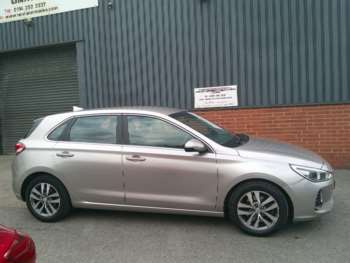 Used Hyundai i30 2017 for sale - 74697182: Photo