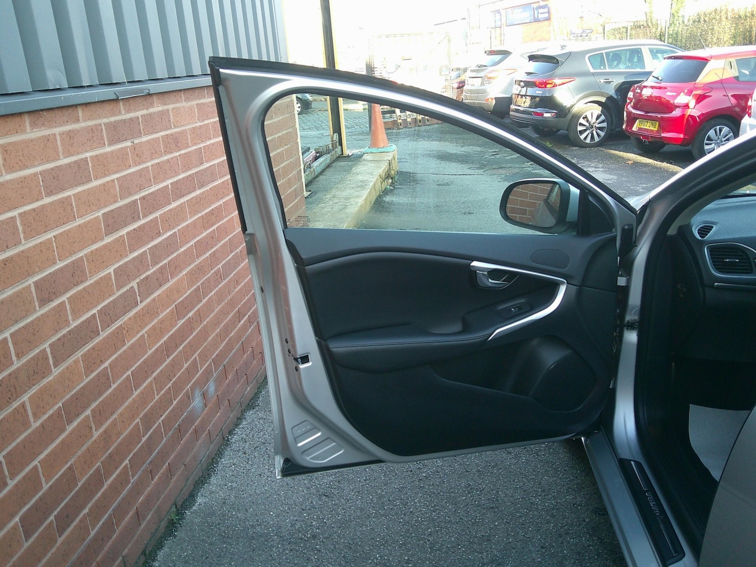 Used Volvo V40 2018 for sale - 76656217: Photo 14