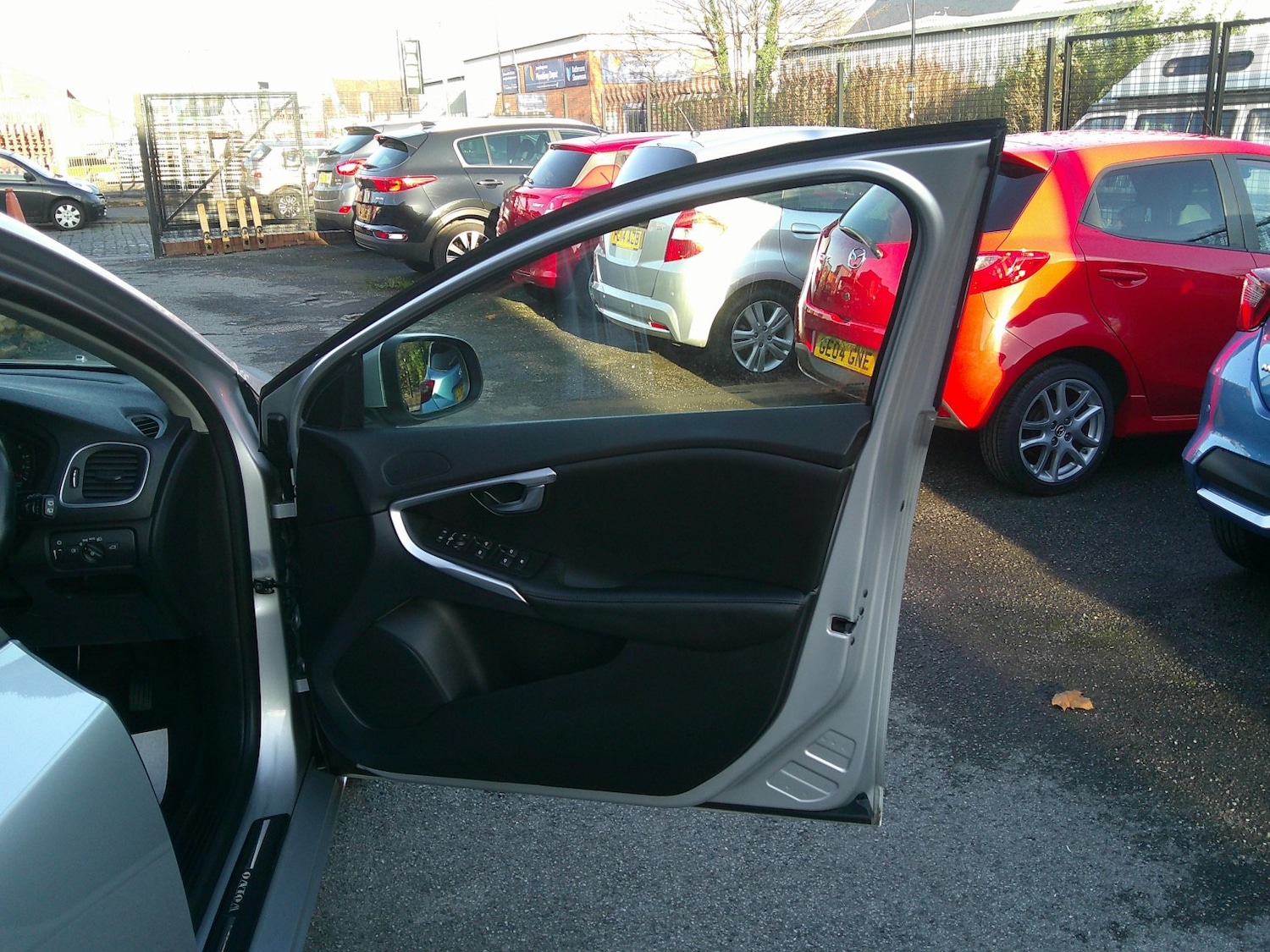 Used Volvo V40 2018 for sale - 76656217: Photo 16