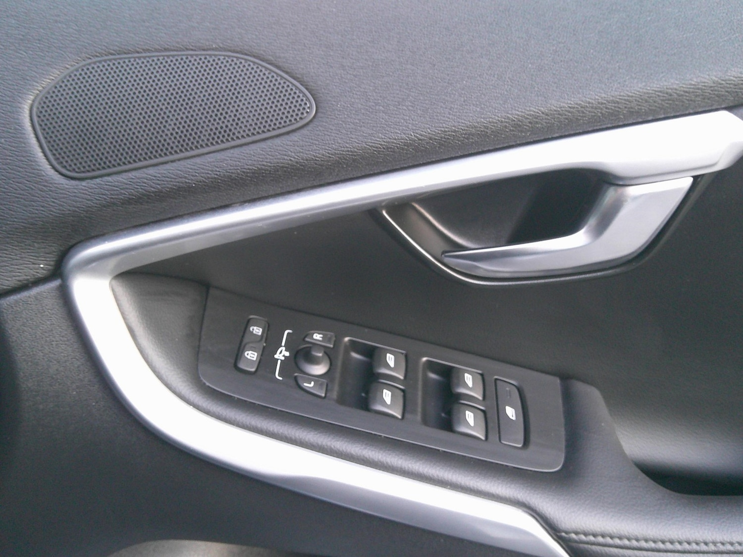 Used Volvo V40 2018 for sale - 76656217: Photo 39