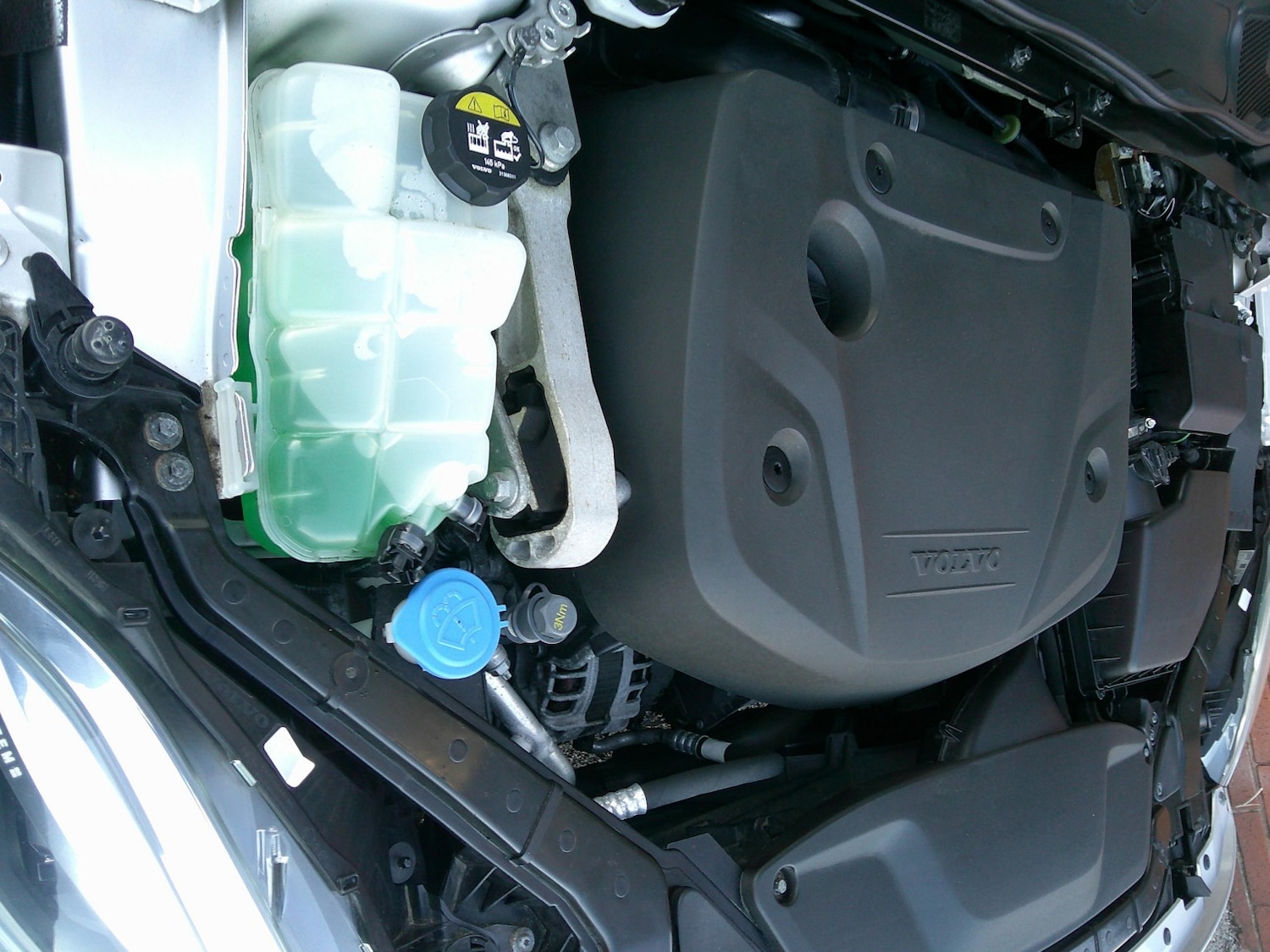 Used Volvo V40 2018 for sale - 76656217: Photo 44