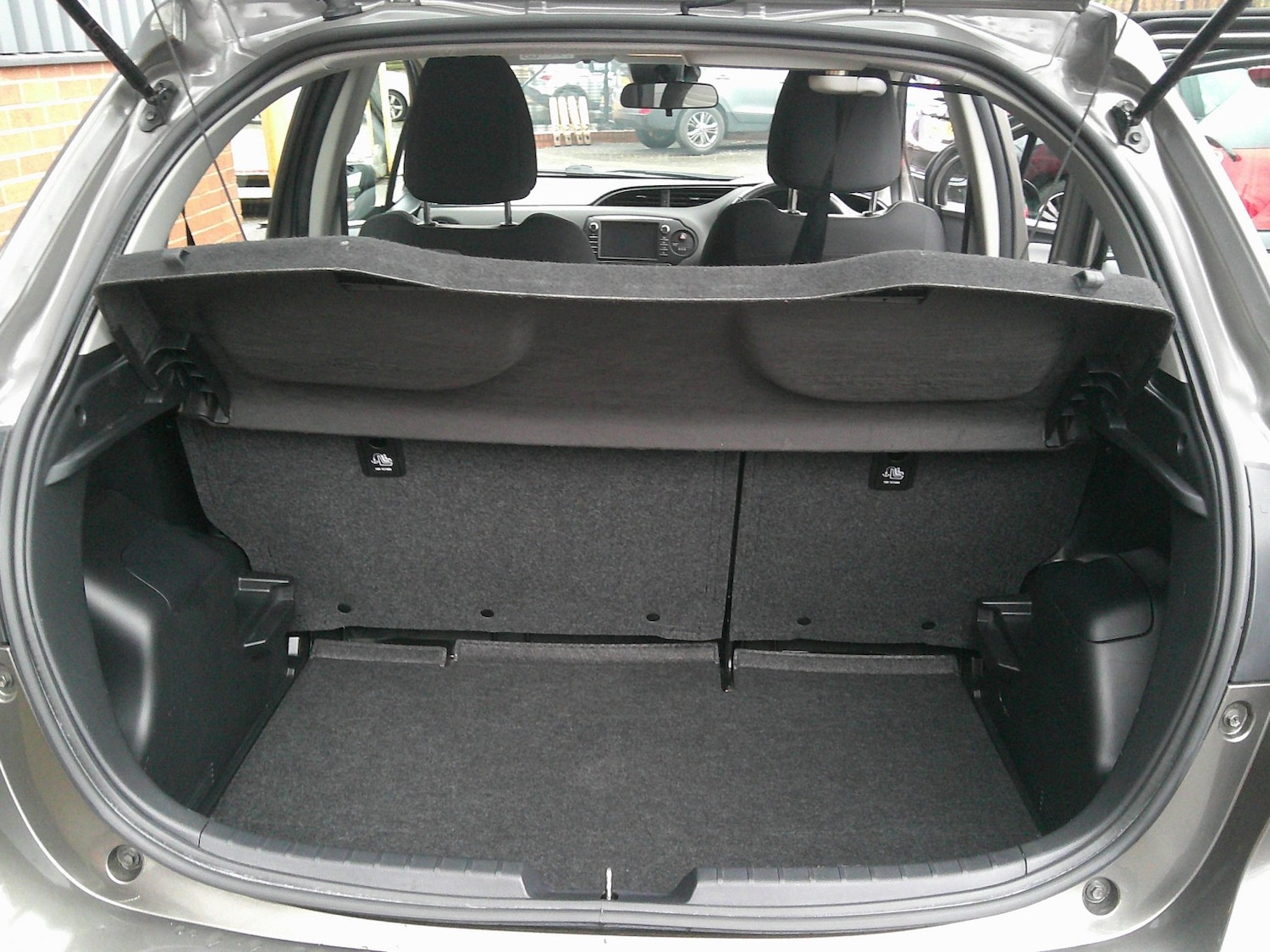 Used Toyota Yaris 2017 for sale - 76911015: Photo 20