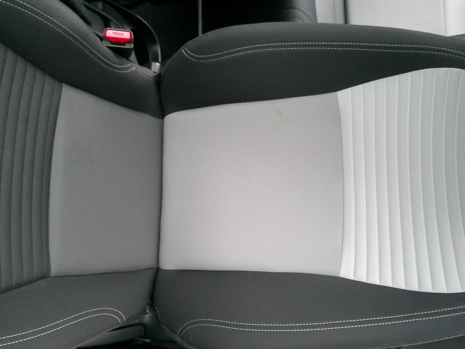 Used Toyota Yaris 2017 for sale - 76911015: Photo 23