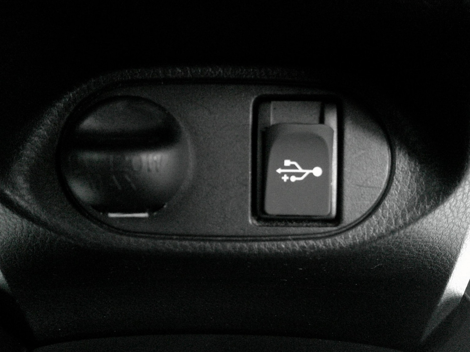 Used Toyota Yaris 2017 for sale - 76911015: Photo 35