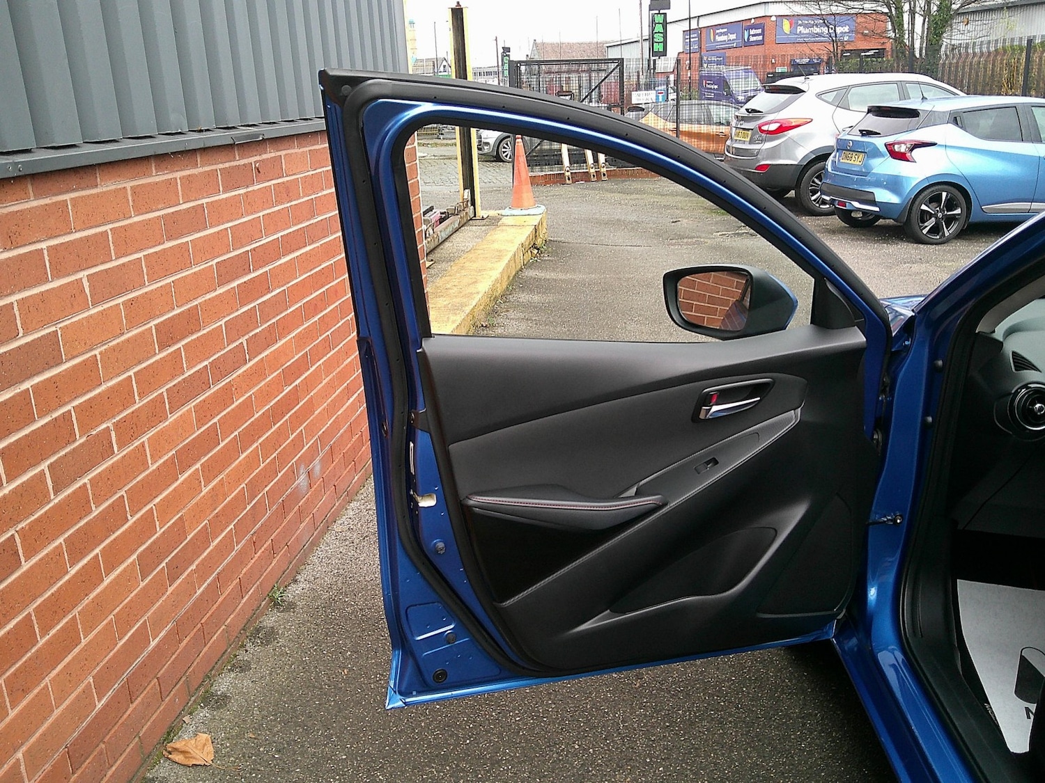 Used Mazda Mazda2 2016 for sale - 77213460: Photo 14