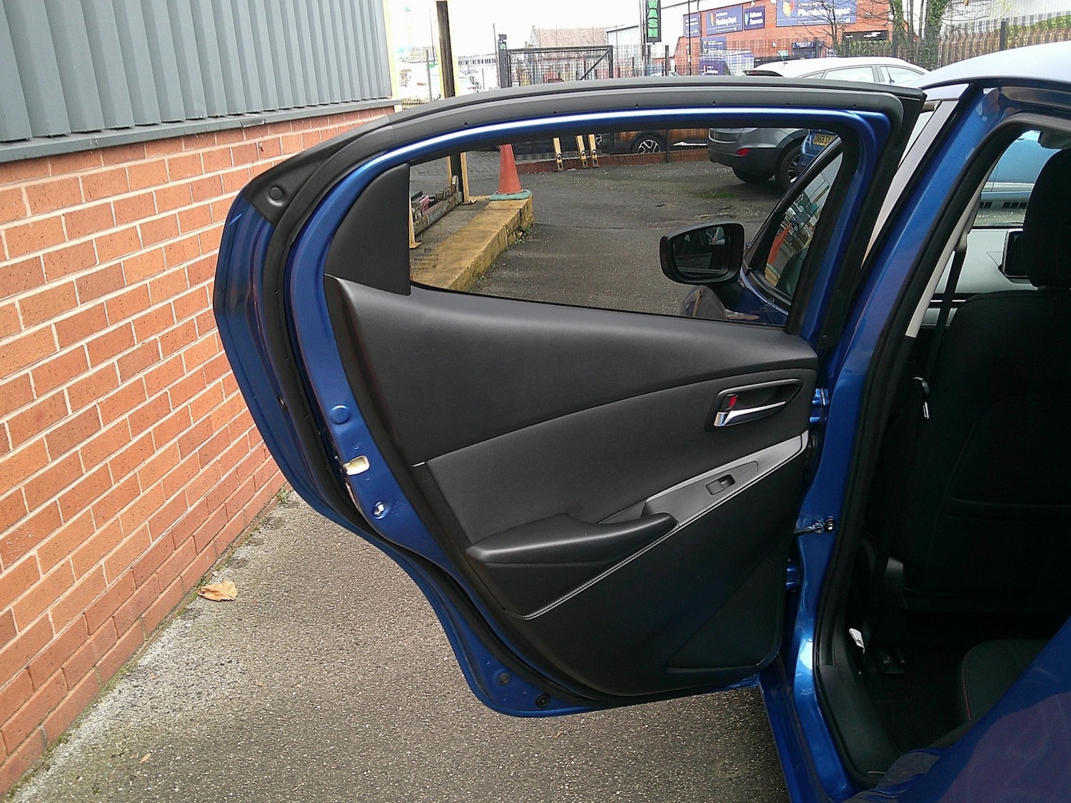 Used Mazda Mazda2 2016 for sale - 77213460: Photo 15