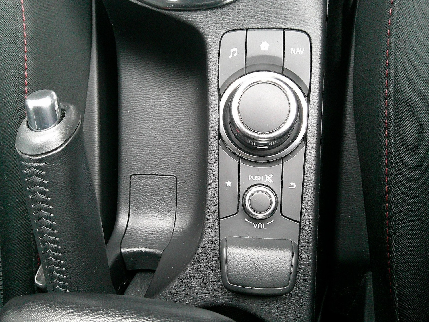 Used Mazda Mazda2 2016 for sale - 77213460: Photo 29