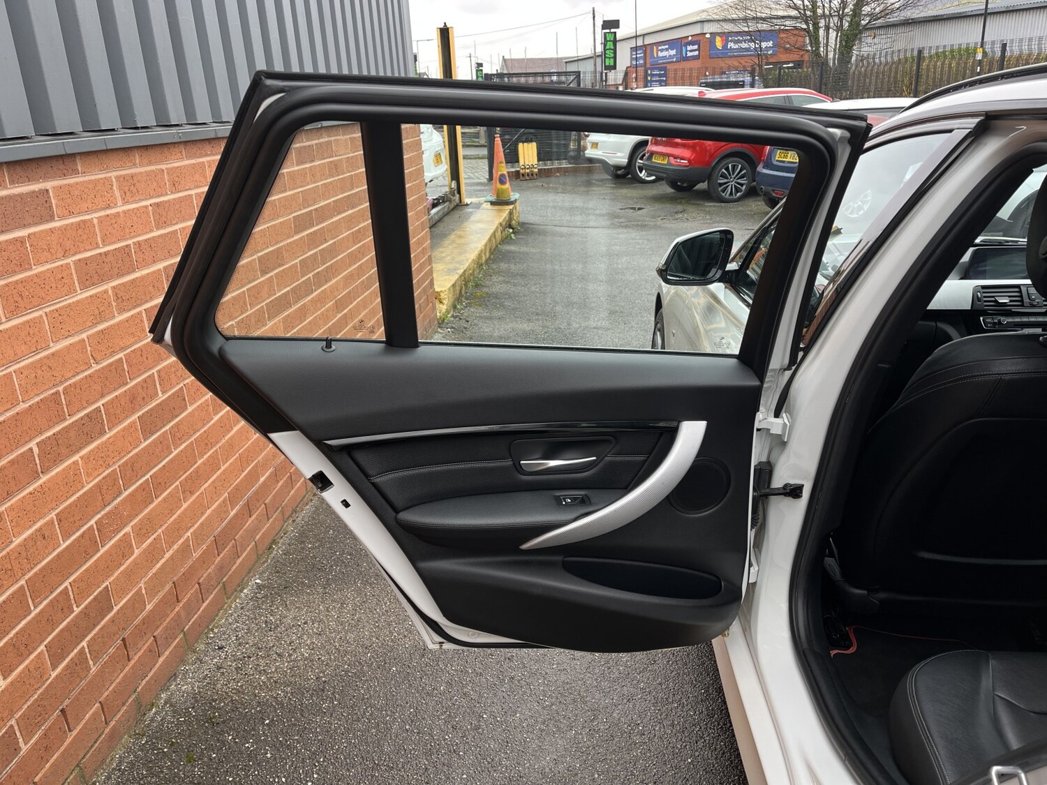 Used BMW 3 Series 2017 for sale - 77864899: Photo 16