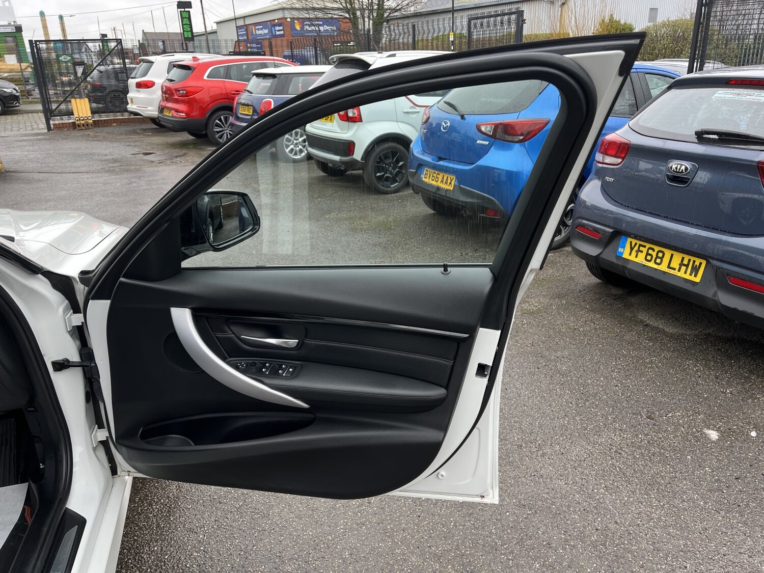 Used BMW 3 Series 2017 for sale - 77864899: Photo 17