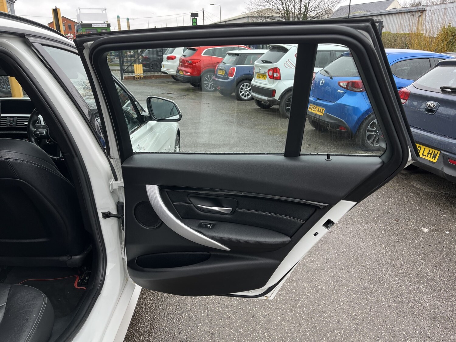 Used BMW 3 Series 2017 for sale - 77864899: Photo 19