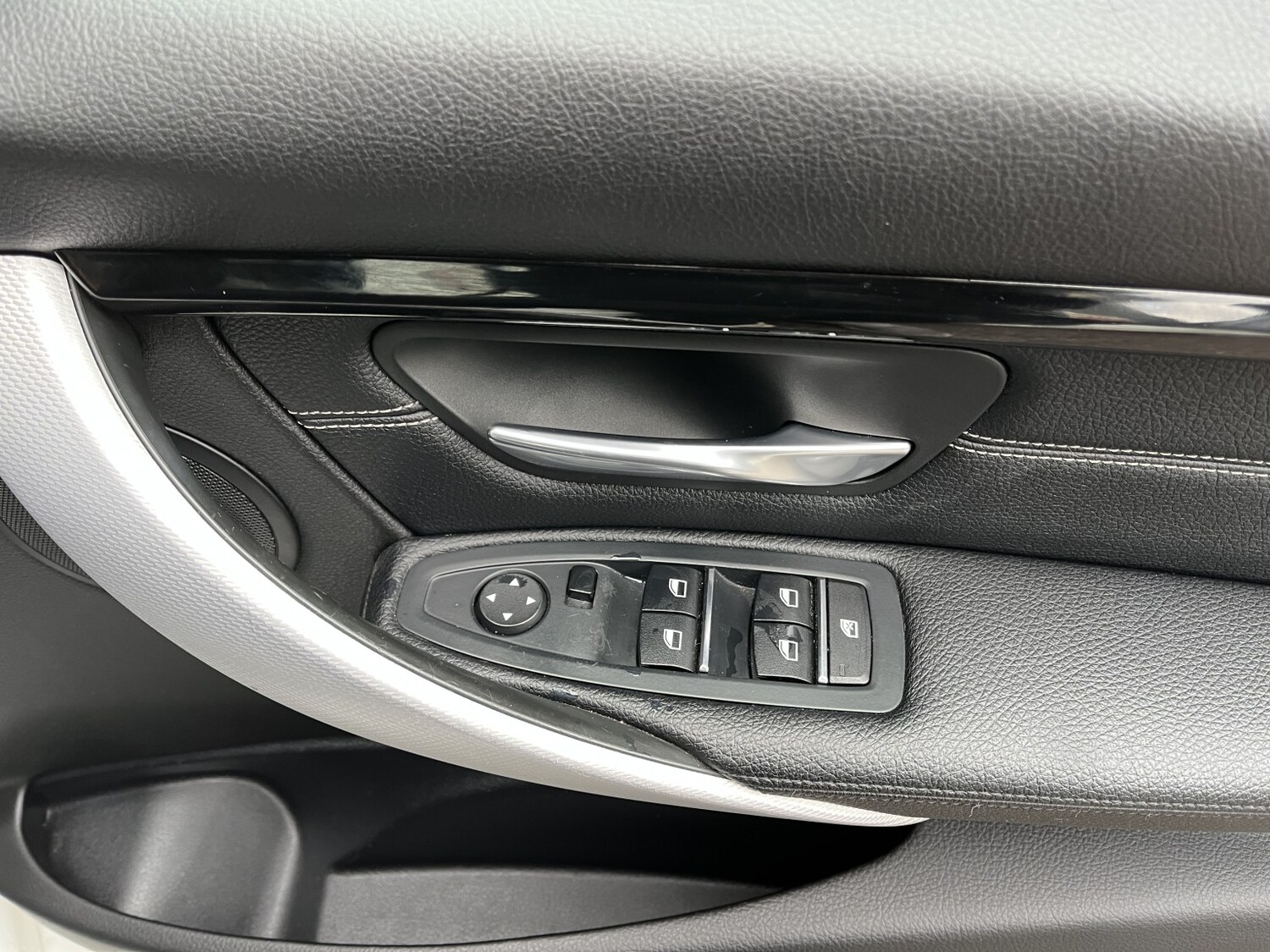 Used BMW 3 Series 2017 for sale - 77864899: Photo 42