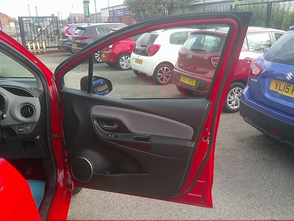 Used Toyota Yaris 2015 for sale - 76107371: Photo 17