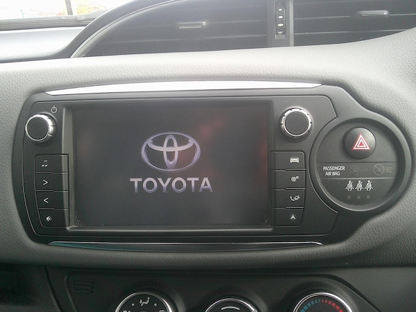 Used Toyota Yaris 2015 for sale - 76107371: Photo 28