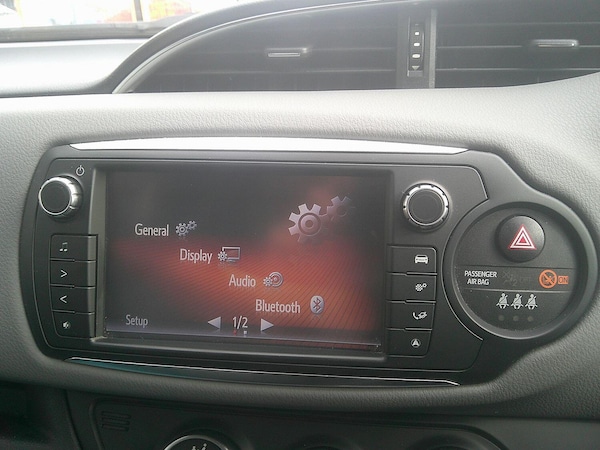 Used Toyota Yaris 2015 for sale - 76107371: Photo 30