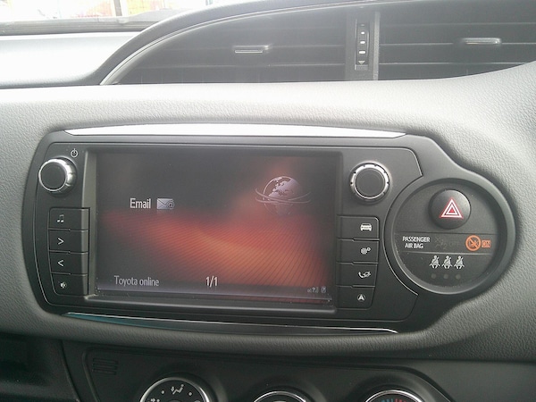Used Toyota Yaris 2015 for sale - 76107371: Photo 32