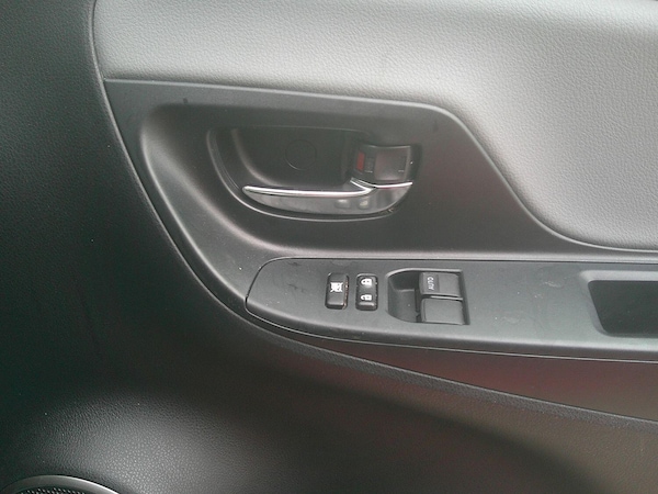 Used Toyota Yaris 2015 for sale - 76107371: Photo 38