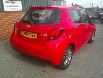 Used Toyota Yaris 2015 for sale - 76107371: Photo