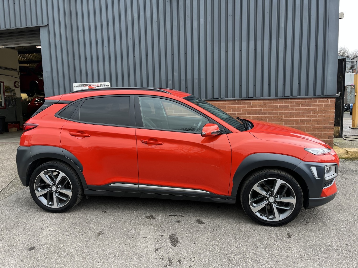 Used Hyundai KONA 2020 for sale - 77864910: Photo 2