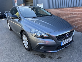 Used Volvo V40 2015 for sale - 78932292: Photo