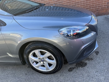 Used Volvo V40 2015 for sale - 78932292: Photo
