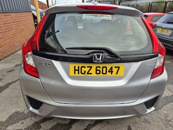 Used Honda Jazz 2017 for sale - 76904654: Photo