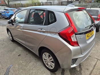 Used Honda Jazz 2017 for sale - 76904654: Photo