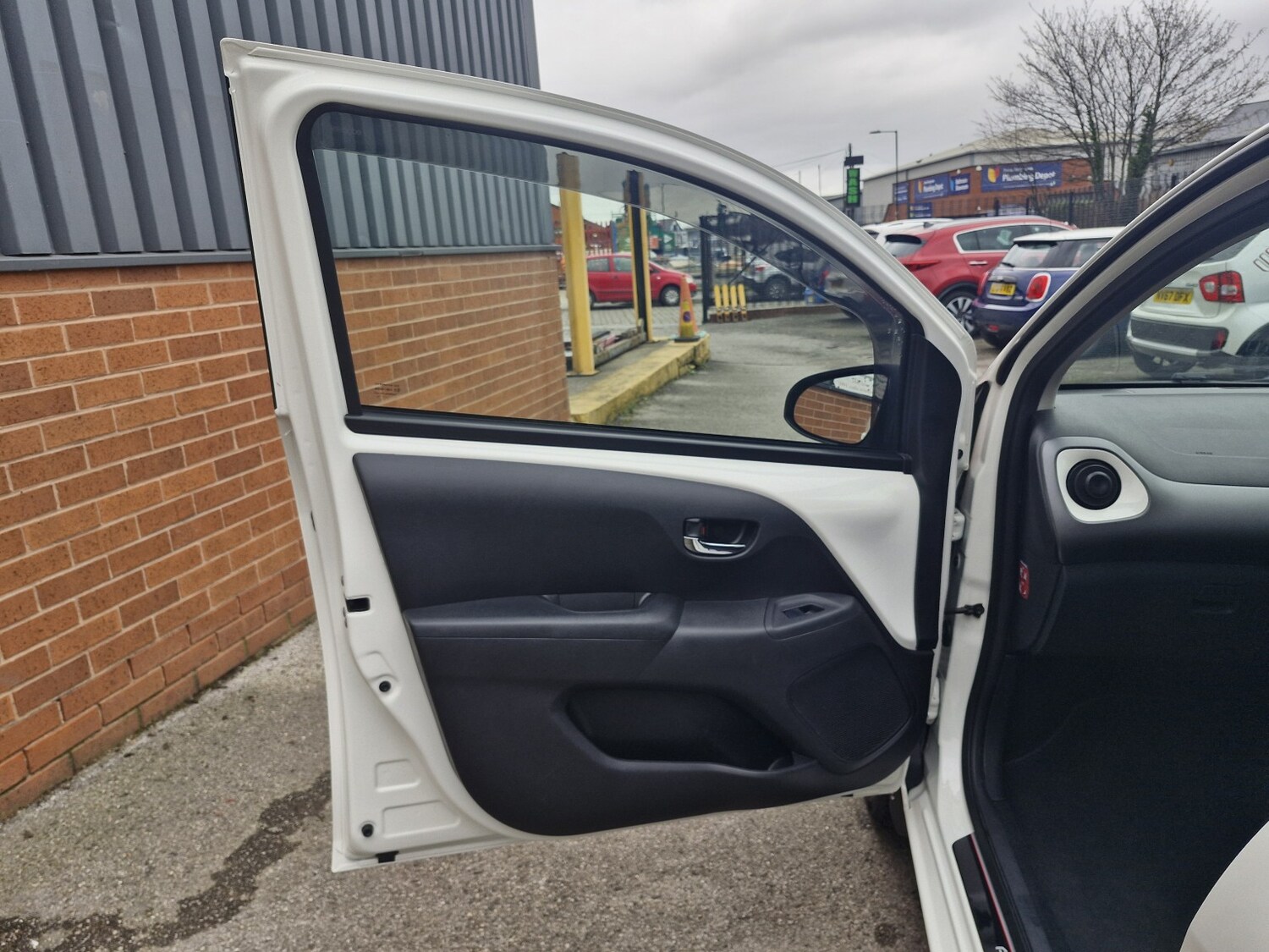 Used Toyota AYGO 2020 for sale - 77864900: Photo 15