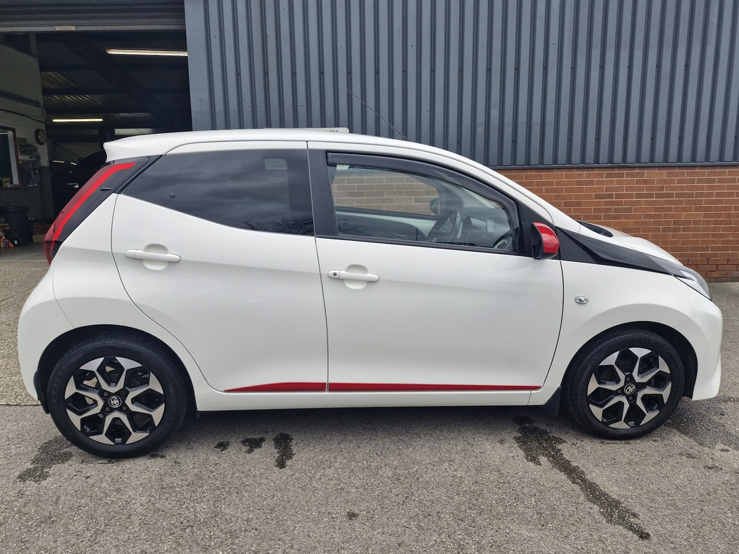 Used Toyota AYGO 2020 for sale - 77864900: Photo 2