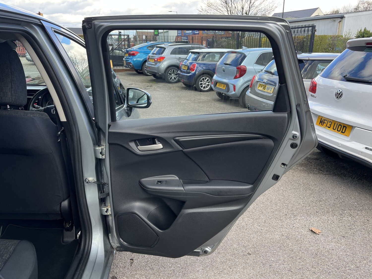 Used Honda Jazz 2017 for sale - 78112115: Photo 17