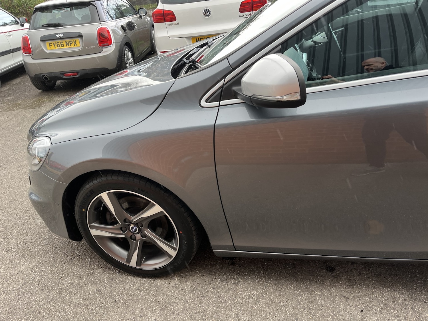 Used Volvo V40 2015 for sale - 78112128: Photo 14