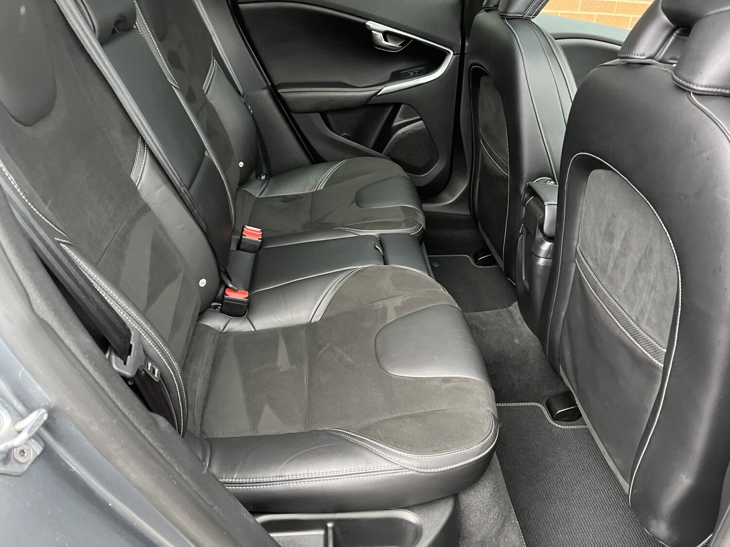 Used Volvo V40 2015 for sale - 78112128: Photo 21