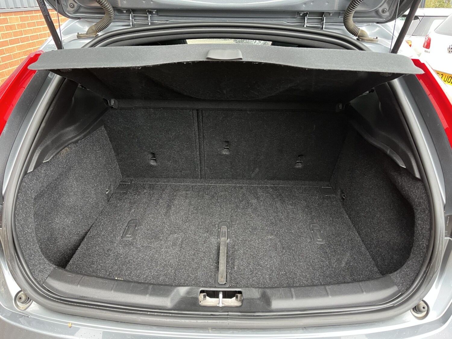 Used Volvo V40 2015 for sale - 78112128: Photo 22