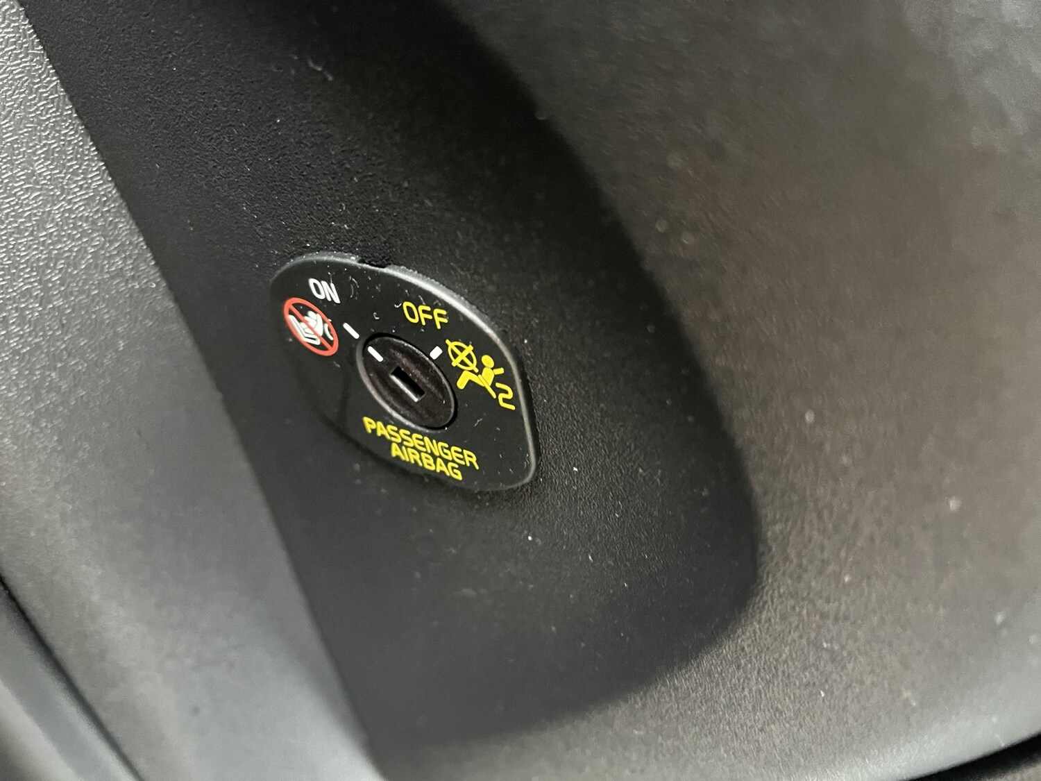 Used Volvo V40 2015 for sale - 78112128: Photo 28