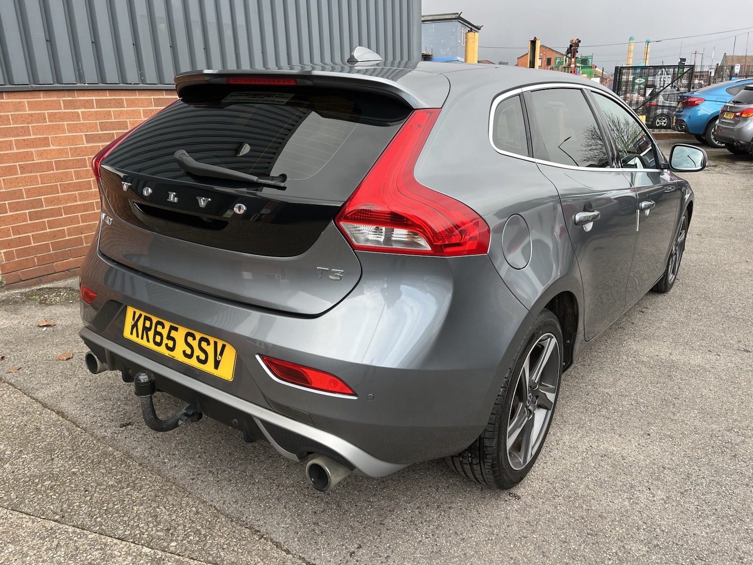 Used Volvo V40 2015 for sale - 78112128: Photo 3