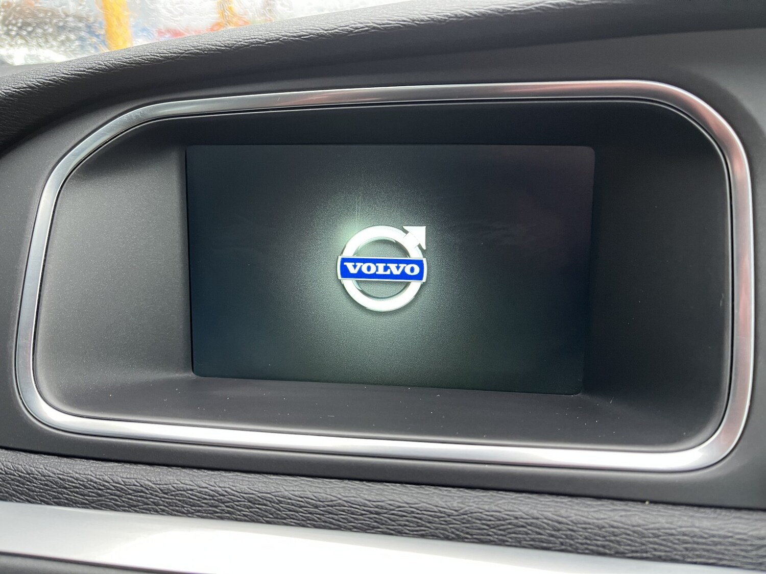 Used Volvo V40 2015 for sale - 78112128: Photo 30