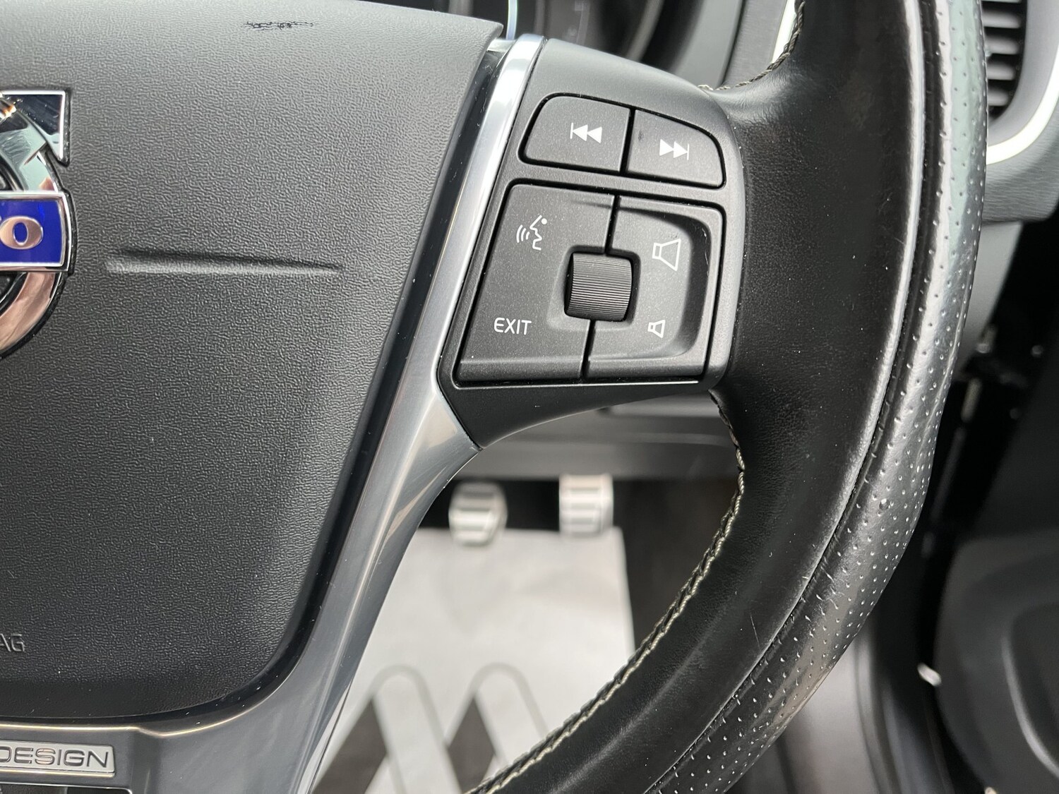 Used Volvo V40 2015 for sale - 78112128: Photo 40