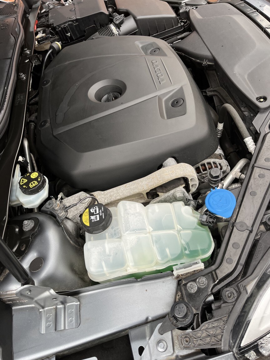 Used Volvo V40 2015 for sale - 78112128: Photo 48