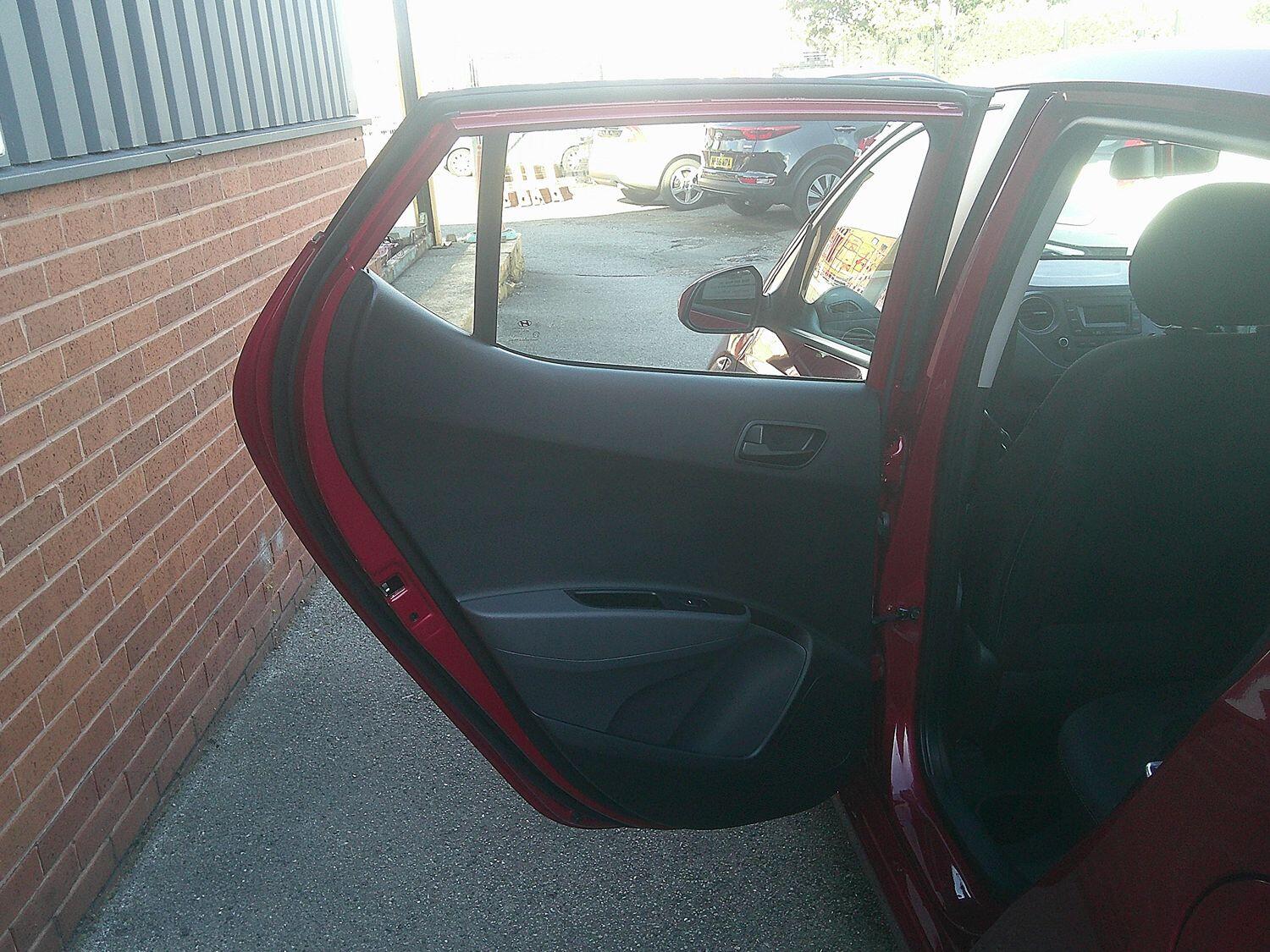 Used Hyundai i10 2017 for sale - 76107303: Photo 14